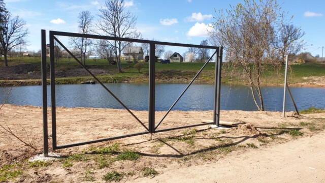 a metal gate
